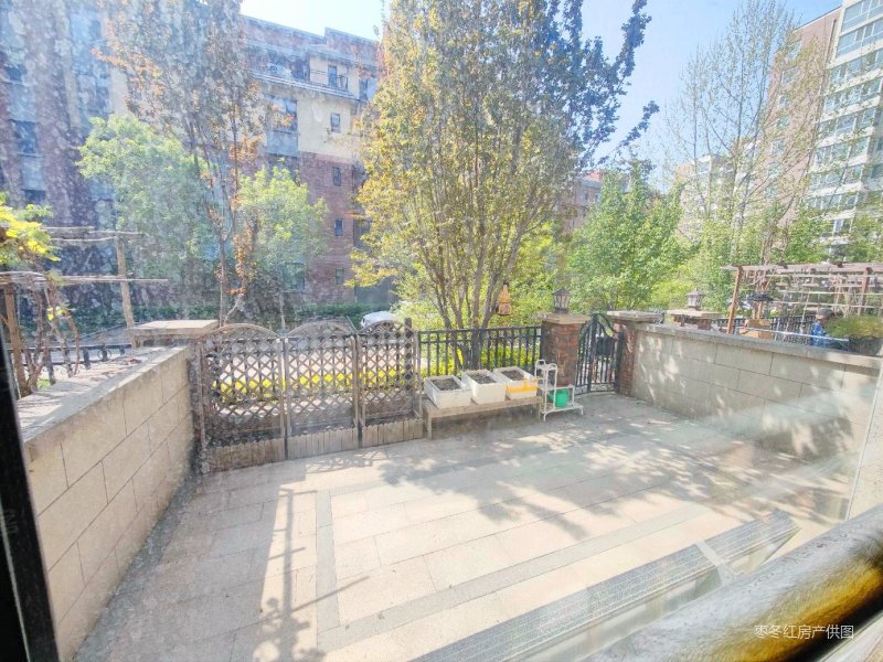 南站旁东润国际洋房一层带院带车位