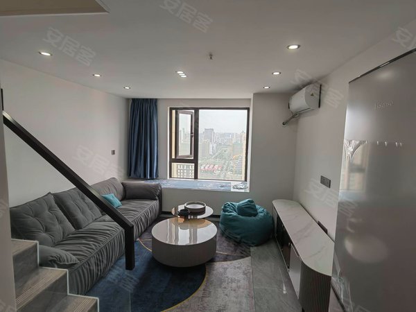 成都高新区中和融创香璟台东苑(商住楼)六号线新通大道 精装loft套二