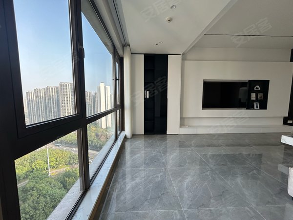 重庆江北五里店中海天钻五里店 中海天钻 豪华跃层5房 住起安逸惨了!