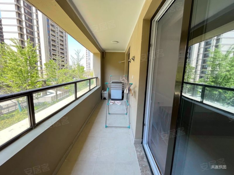 商品房 次新房 精装好房 小三居 双卫生间 临地铁 明厨明卫,银城青云