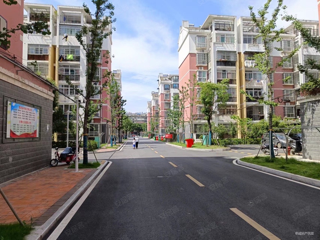 谭冲河畔,多层小区,小区干净整洁,周边配套设施齐全,张郢小区(一期)二