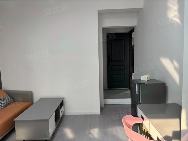 西安曲江新区芙蓉西路曲江翠竹园4号线曲江池地铁口曲江池遗址公园整