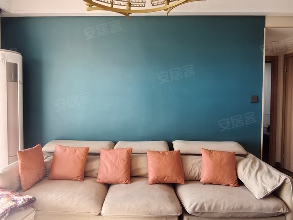 镇江润州南徐新城周边万科蓝山万科蓝山2500元 精装家具家电齐全拎入入住 随时看房出租房源真实图片