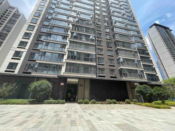 昆明官渡巫家坝保利堂悦房源采光好,南北通透,业主诚意出出租房源真实