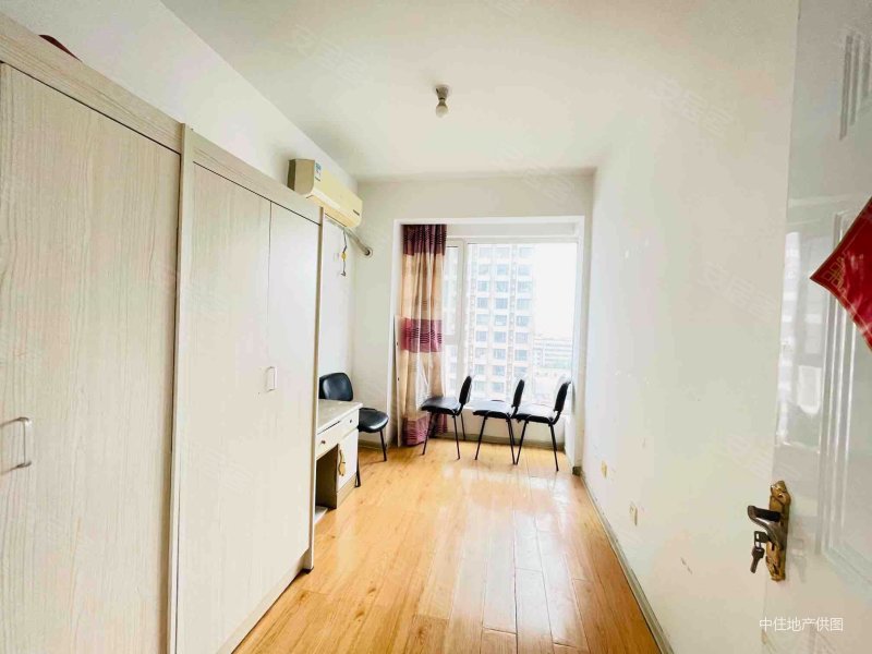 带电梯 密度低 正规商品房 刚需两居 得房好 满二 ,大地锐城二手房