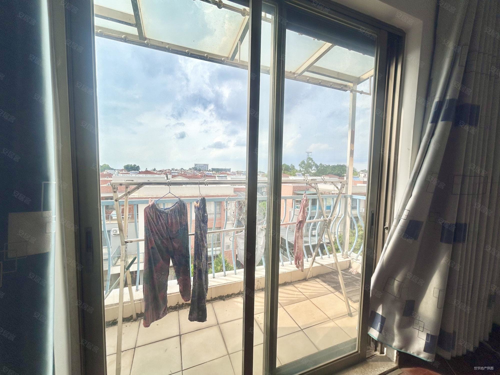 茂名碧桂园4室2厅3卫198㎡南北75.8万