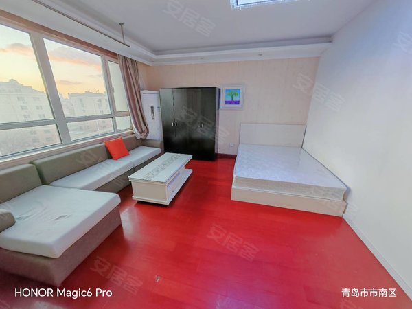 青岛市北镇江路宁夏路小区(市南)软件园 元宇宙 青岛卫校 逍遥军邸 中海银海 电梯南向主卧出租房源真实图片