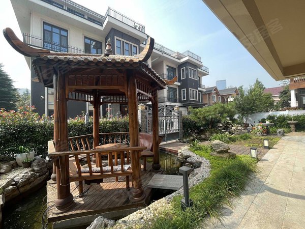 西安高新区高新一中枫叶别墅苑高新别墅 独栋花园喷泉 带车位 住家