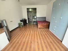 桂林灵川八里街城区八里四路 聚福苑小区步梯三楼单间配套家具家电齐全月租650元出租房源真实图片