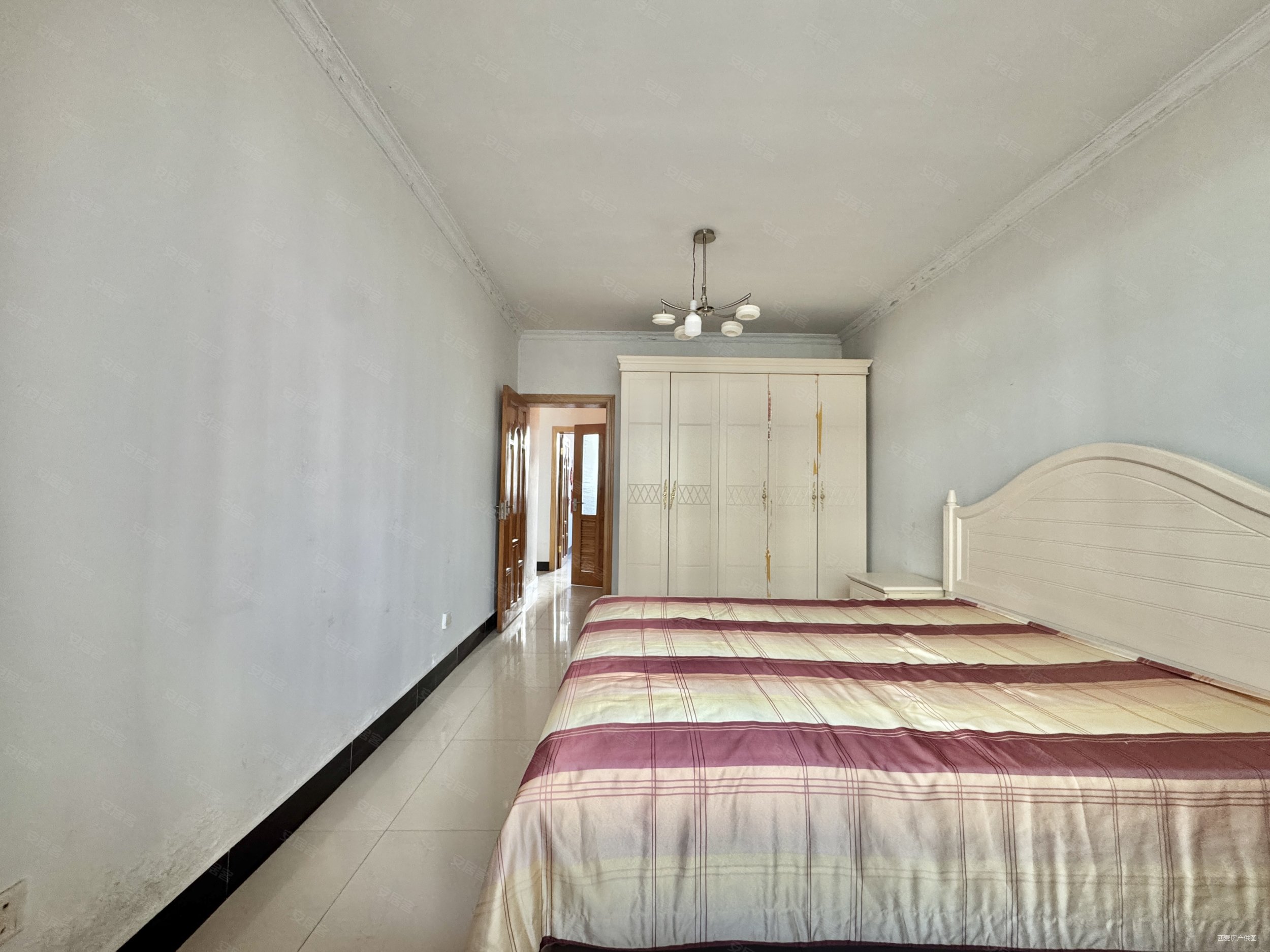 海晏路36号院3室2厅2卫148㎡南北150万