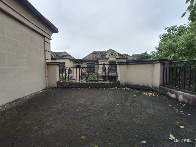 三夹一户型,通车库,朝中庭,复地花屿城(a区)二手房,303万,5室3厅,3卫