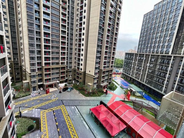 深圳龙华大浪恒大时尚慧谷一房一厅恒大时尚慧谷花园小区车位充足有