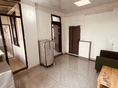 深圳宝安碧海湾西乡地铁口一房一厅带露台拎包入住押一付一无中介费随时看房出租房源真实图片