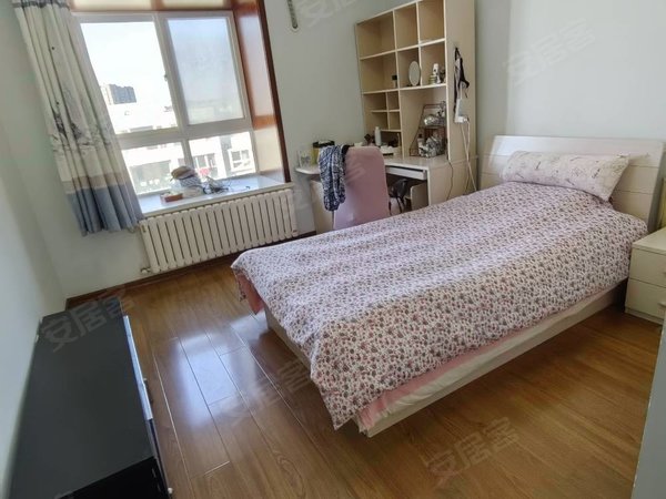 青岛市北理工大学瑞丰嘉苑一号地铁口  瑞丰嘉套二双厅双卫商精装修