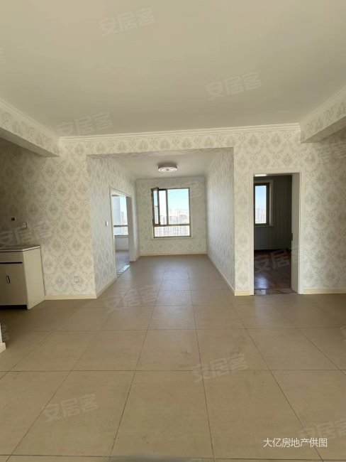 金梦海湾一号海景房21楼117平通透两居精装老本仅售188万