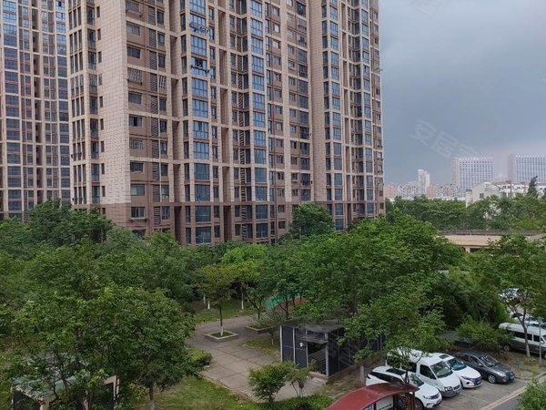 昆山花桥花桥新城象屿苏河公园德馨佳苑三房两厅两卫出租 近花溪公园