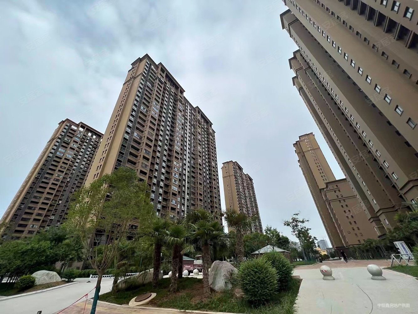 板楼 次新房,嘉园蓝湖九郡二手房,86万,3室2厅,2卫,121平米-西安安居