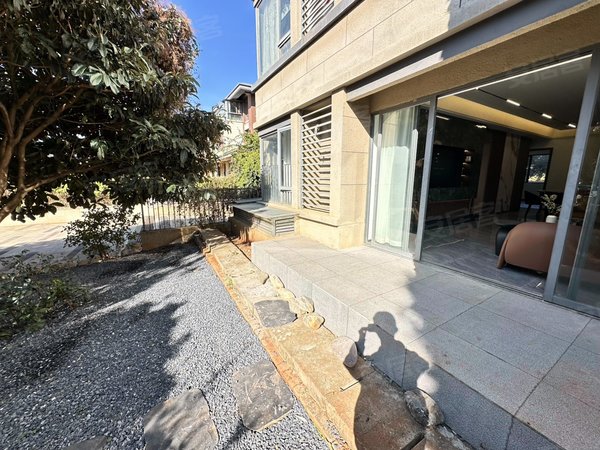 昆明官渡福保片区招商海公馆带两个花园,带地下室,山海湾8号,滇池会展
