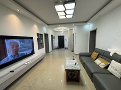 双鸭山尖山东山国际会展中心龙祥家园电梯7楼，116平方，拎包入住，年租18000出租房源真实图片