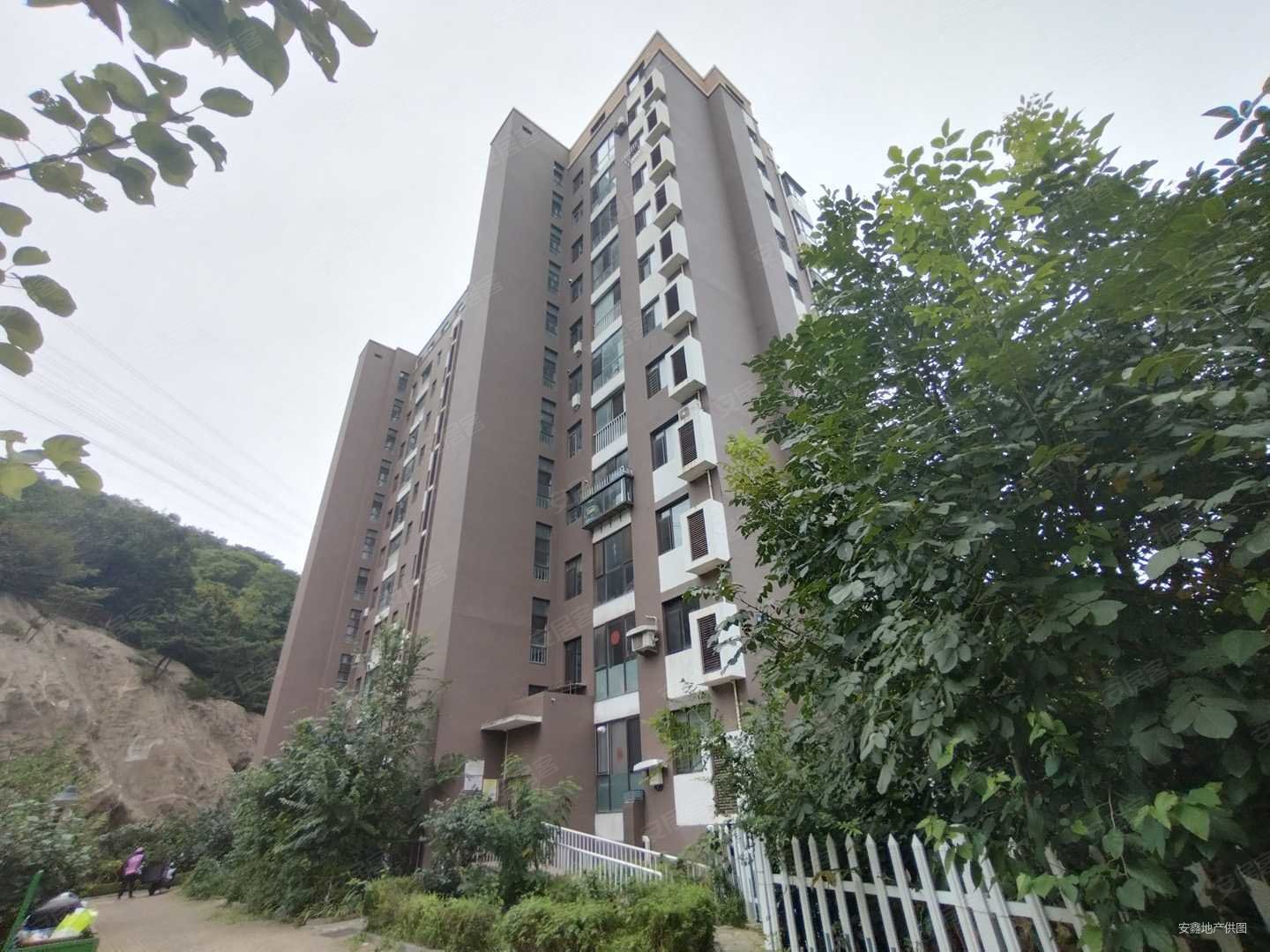 中山区昆明街植物园尚品南山电梯三室两厅两卫地下车位