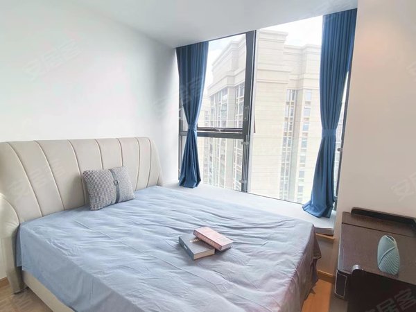 蛇口水湾1979(商住楼)水湾地铁口  非常温馨漂亮 高层2房 云端公寓