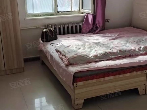 包头昆都仑包百钢铁大街34号街坊包百附近，钢34街坊二楼一室简单家具淋浴450元包暖出租房源真实图片