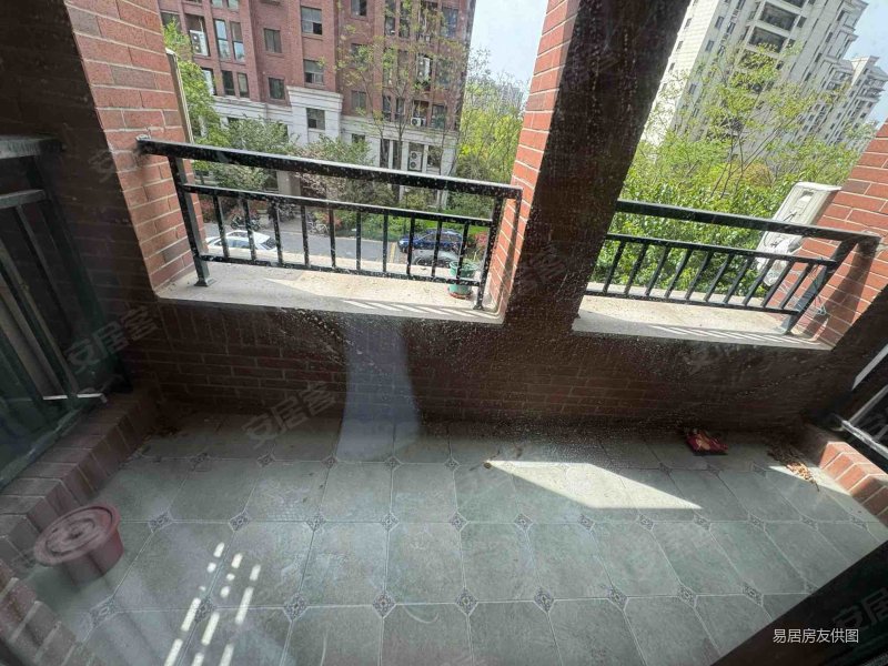 尼德兰花园(二期)3室2厅2卫134.52㎡南北760万