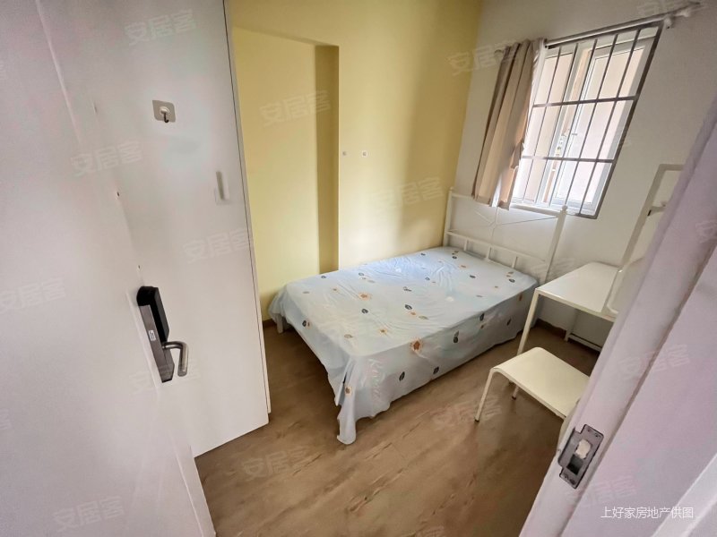 新长江滨江花园徐家棚578线两房中层看房方便满二