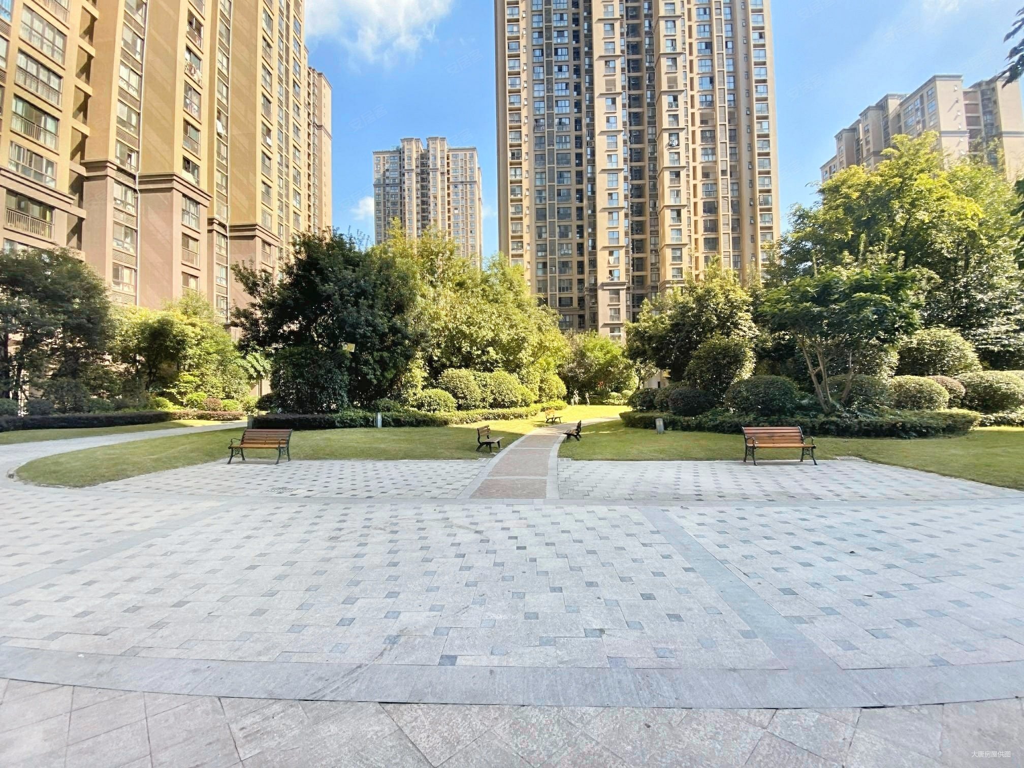 中冶中央公园3室2厅2卫88.2㎡南北99.9万