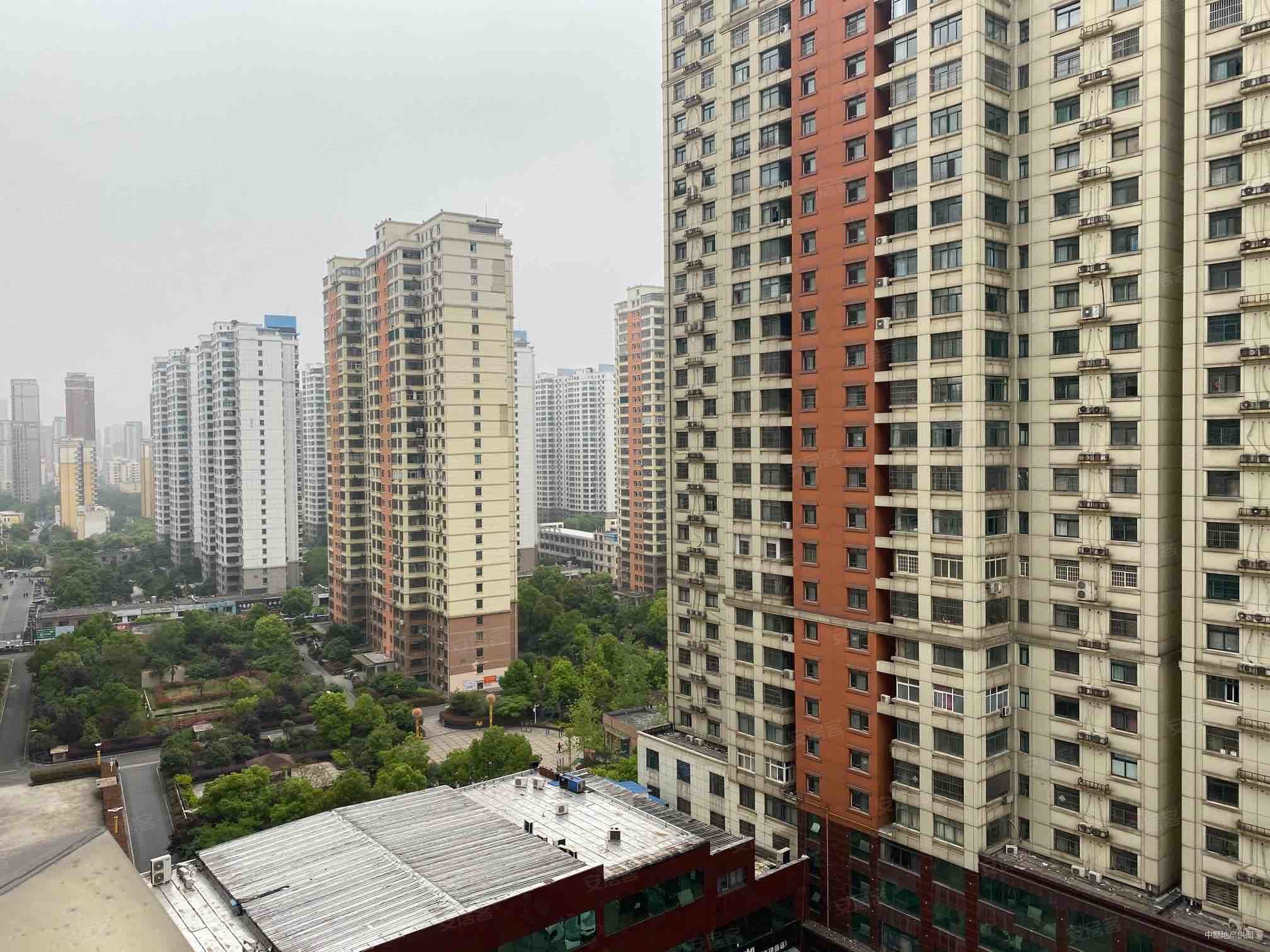 近地铁华府骏苑生活方便带6米大阳台采光好看房方便