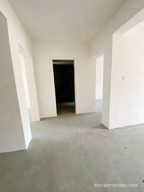 东城丽景 正规商品房 房龄新 高楼层视野好 有电梯 满五