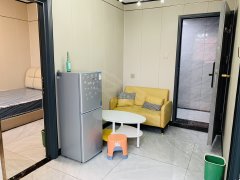 新上好房！京华城旁小区房  电梯精装一房一厅带阳台！