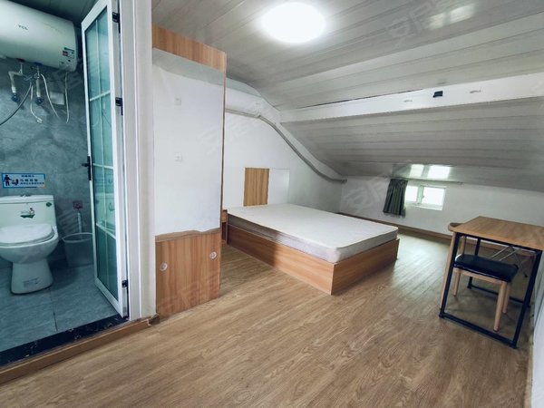 金华婺城婺城江南雅苑世贸边上50米 单间带露 台本人房東无中介月付押一付一可短租出租房源真实图片