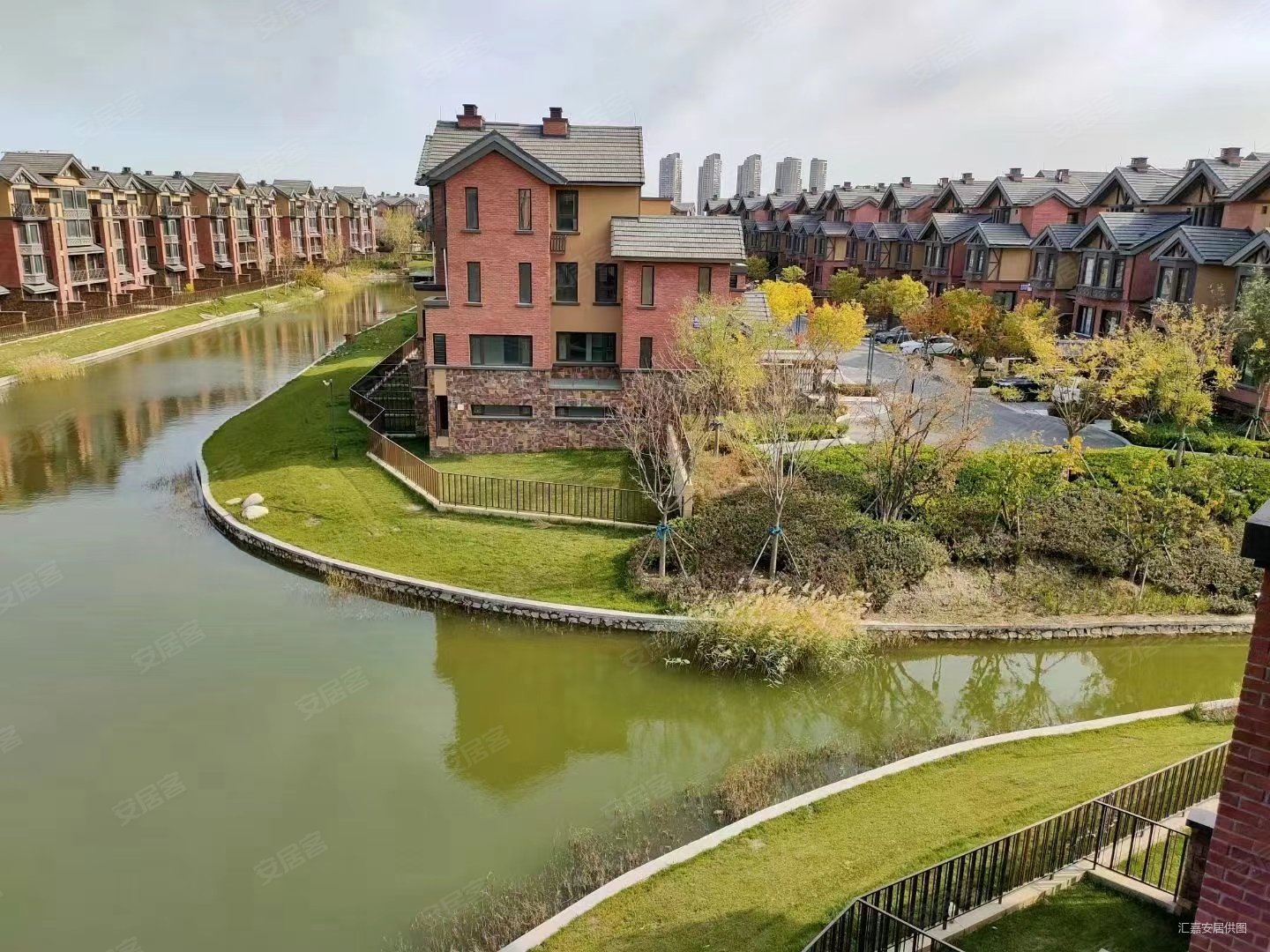 星耀五洲枫情阳光城别墅