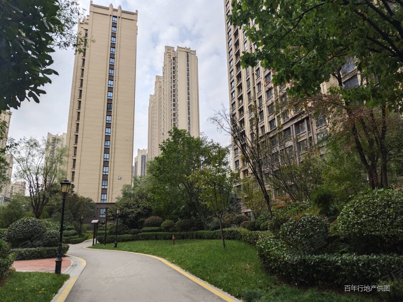 金科天籁城北二环地铁口精装修三室次新小区户型方正