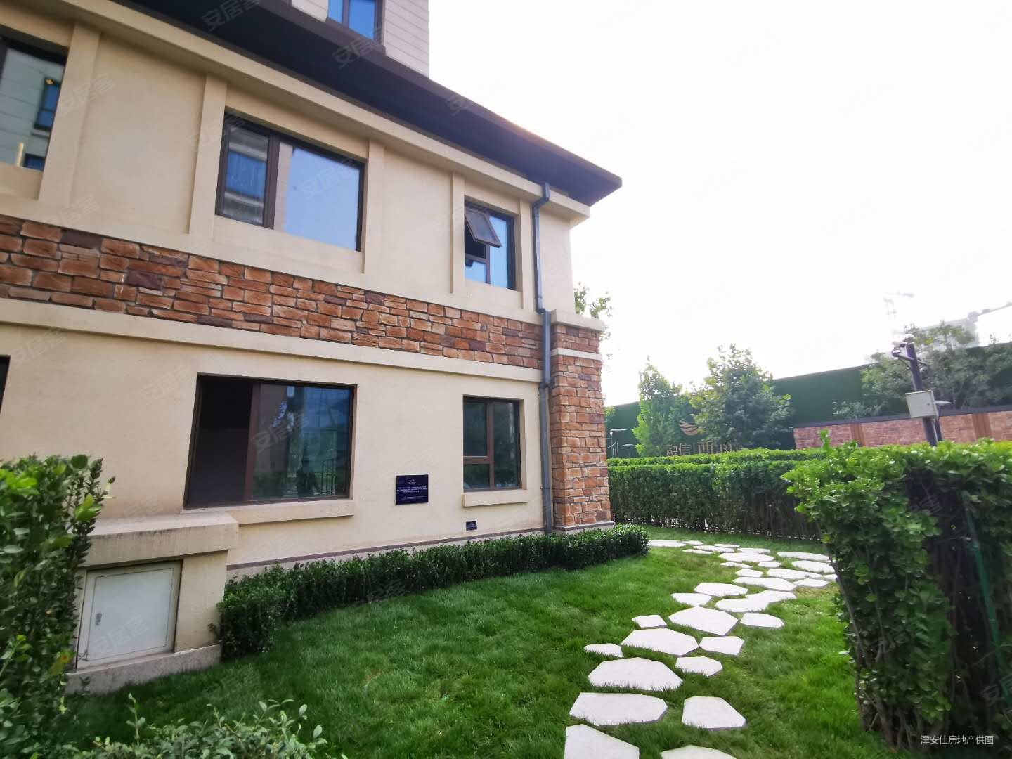 融信西海岸4室2厅4卫200㎡南北140万