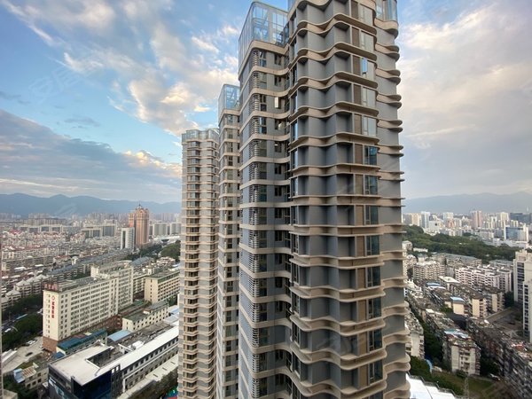 福州鼓楼湖前保利天悦(商住楼)可居家可办公!