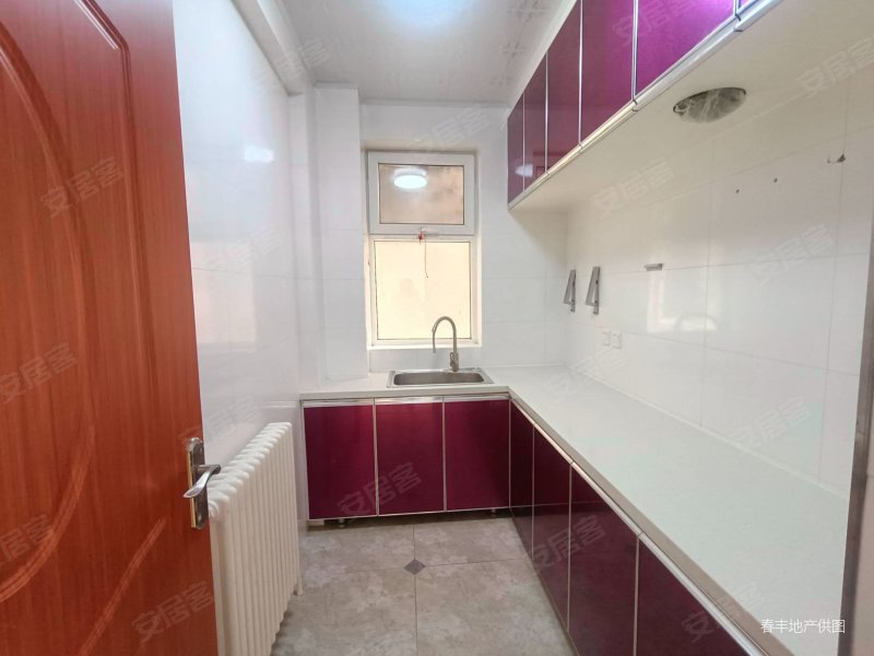 欣家园 封闭小区 框架电梯 2梯4户 精装 拎包即住