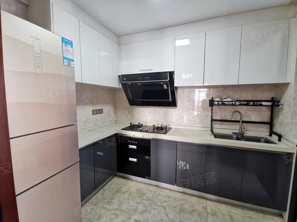江门蓬江北新骏景湾品峰双龙,妇幼旁,精装电梯3房,阳台看小区,无遮档,随时看房出租房源真实图片