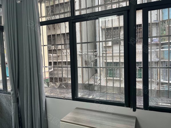 深圳宝安流塘流塘新村12号线 流塘 全面采光单间出租房源真实图片