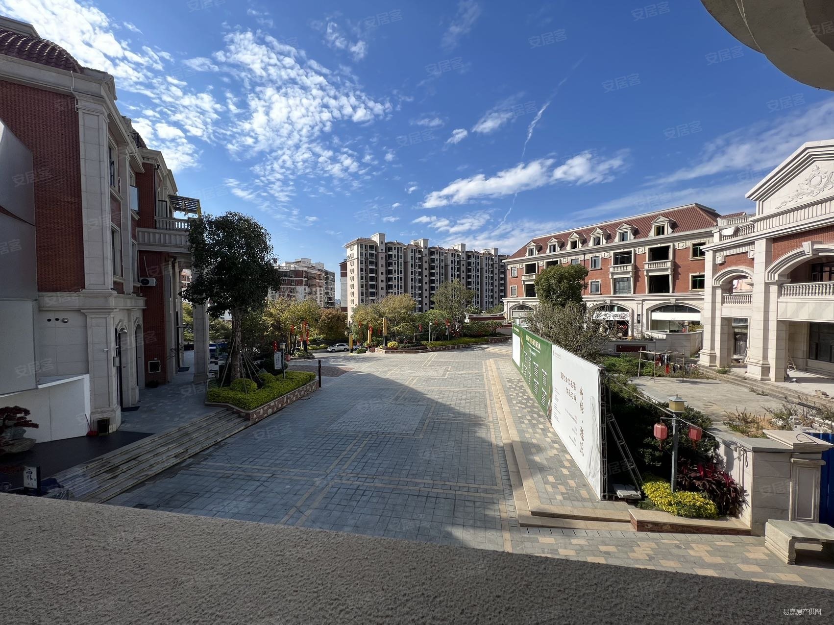 侨乡体育馆旁兆基光明城联排别墅前后花园毛坯5房位置好