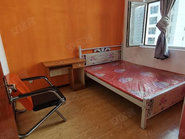 西宁城西海湖新区海湖星城歪歪楼,安泰大厦,百草堂,金富苑隔壁,精装