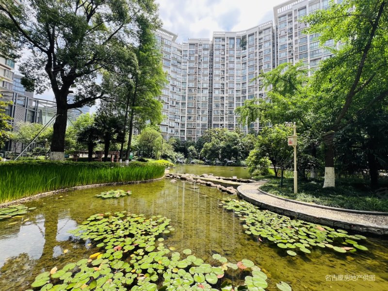 金河国际华庭,品质精装,大平层,小区中心景观地铁口