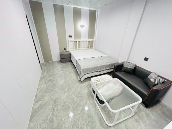 深圳罗湖布心海关宿舍罗湖口岸超大单间近国贸人民南独门独户公寓朝南