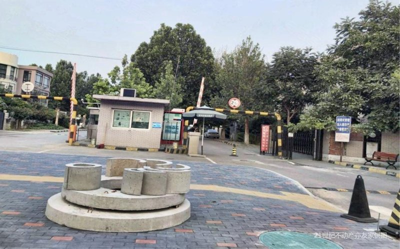 一栋洋房4室2厅3卫175㎡南北800万