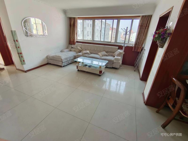 万泰花园三室打头房一梯两户公摊小祥和