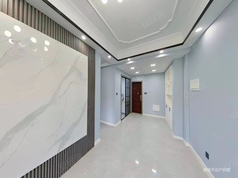 东泰家园 中间好楼层 刚需小三居 精装可拎包入住 出行方便