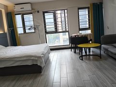 重庆南岸茶园新区可长短租月付邱家湾轻轨站旁邻大公园广场商业街娱乐圈方便环境好出租房源真实图片