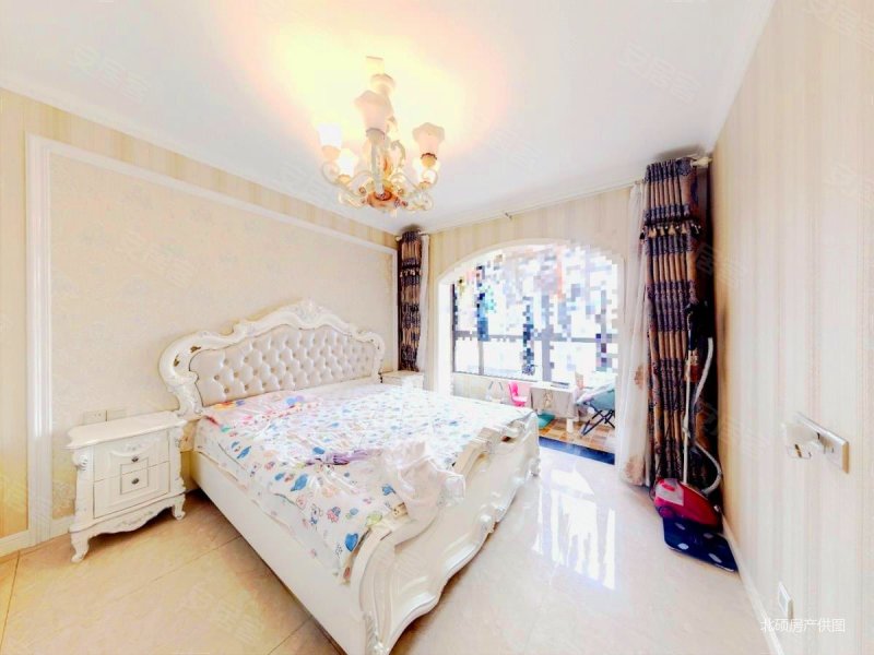 15业主急售国金华府三室精装运动公园地铁4号线