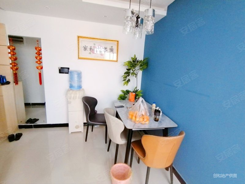 逸景佲居精装修拎包住中间楼层采光好配套齐全带电梯